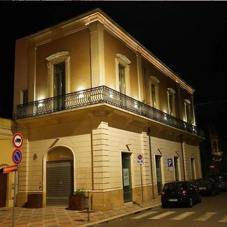 Palazzo 41 Rental Rooms San Pietro Vernotico Eksteriør bilde