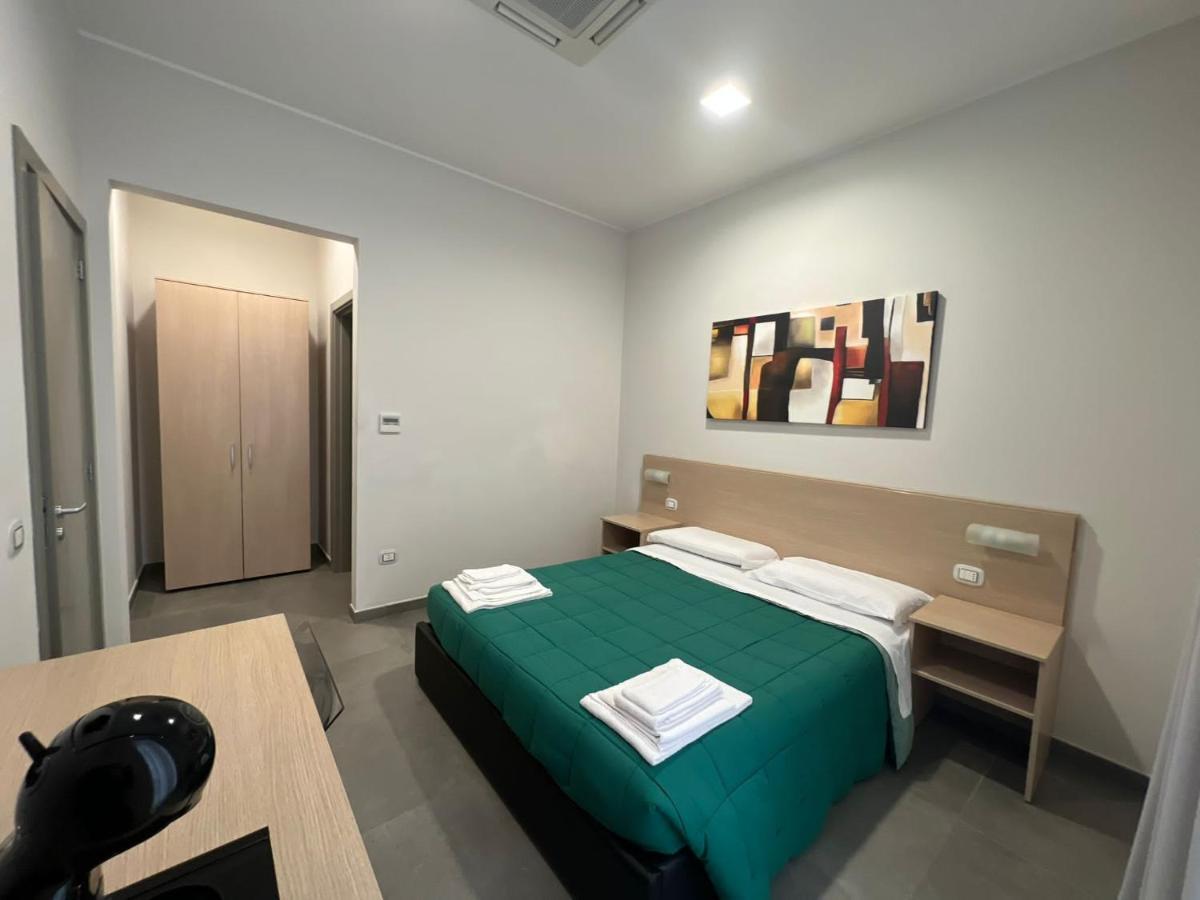 Palazzo 41 Rental Rooms San Pietro Vernotico Eksteriør bilde