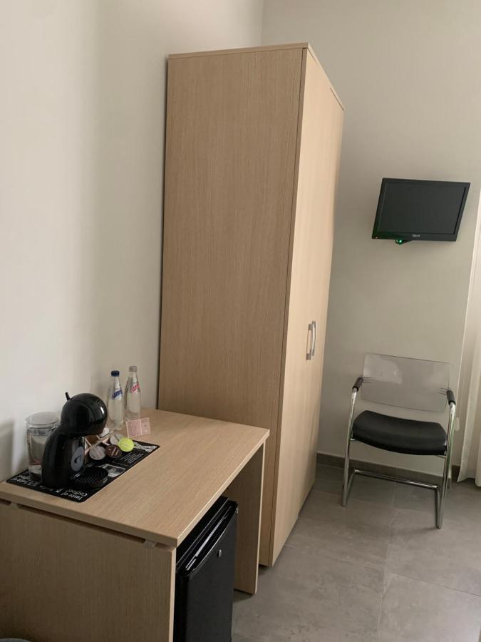 Palazzo 41 Rental Rooms San Pietro Vernotico Eksteriør bilde