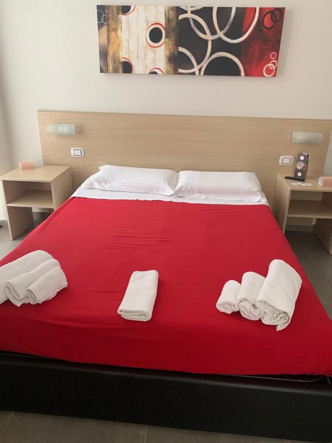 Palazzo 41 Rental Rooms San Pietro Vernotico Eksteriør bilde