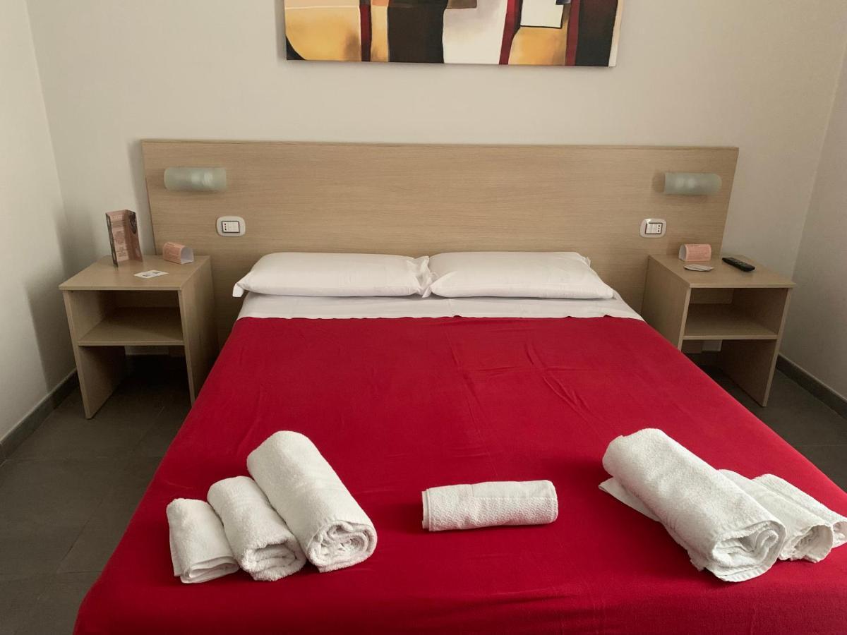 Palazzo 41 Rental Rooms San Pietro Vernotico Eksteriør bilde