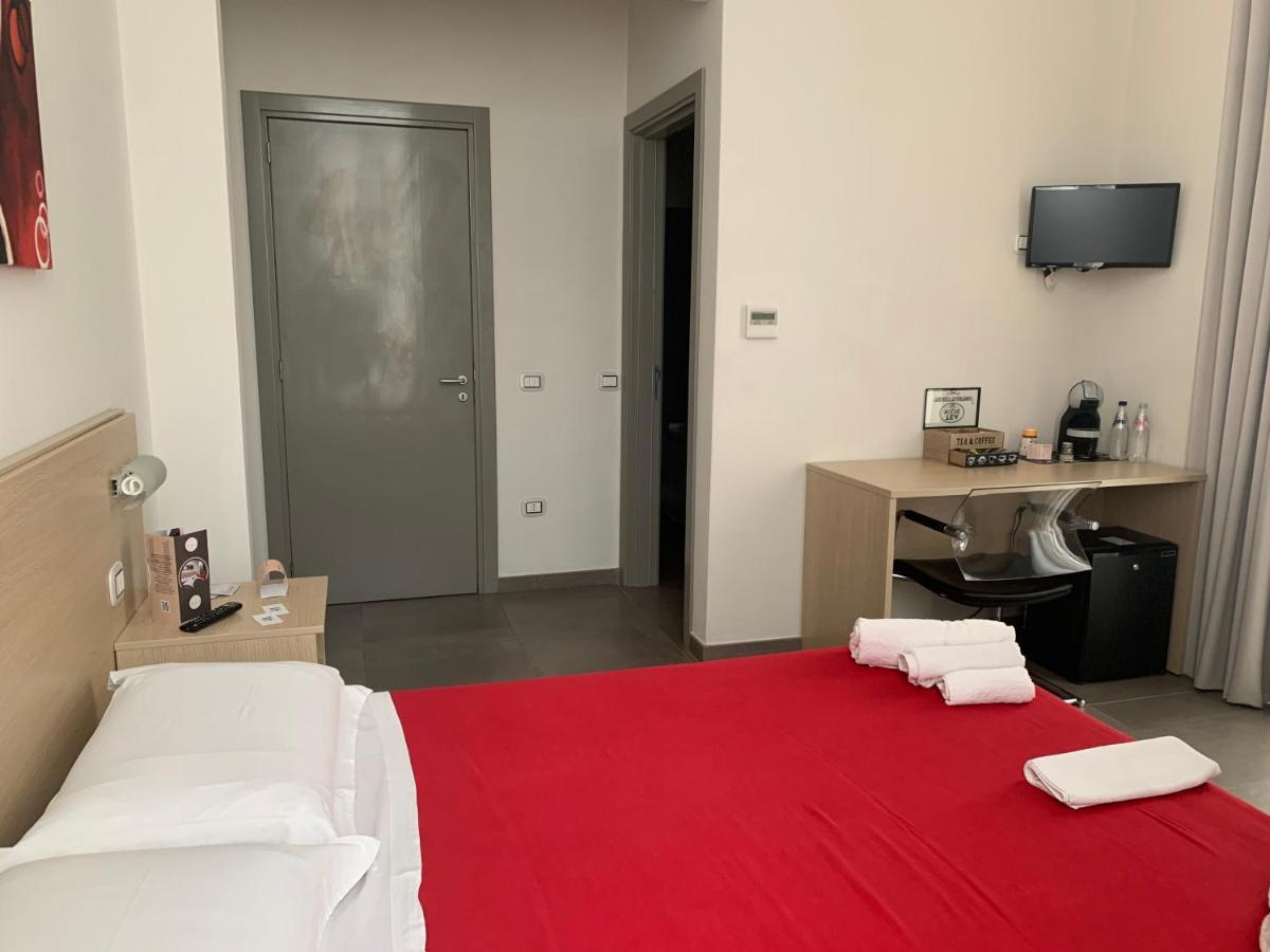 Palazzo 41 Rental Rooms San Pietro Vernotico Eksteriør bilde